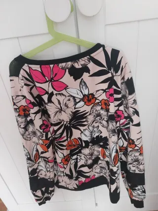 Sudadera Liu Jo floral talla XS/M