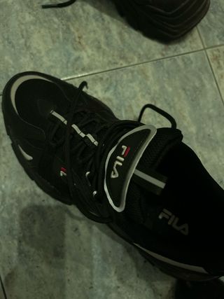 Zapatillas Fila Negras con plataforma