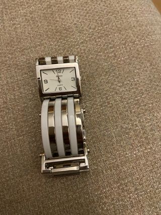Orologio Gucci in argento e bianco 