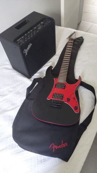 GUITARRA FENDER ,