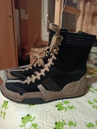 Stivali neri e marroni da donna Esprit