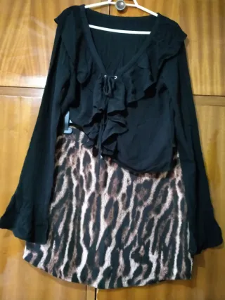 Conjunto mujer blusa y falda estampado