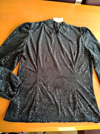 Top negro lentejuelas manga larga