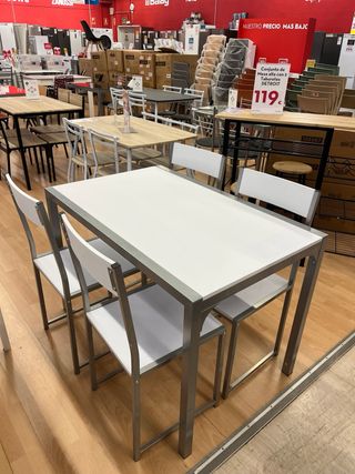 Mesa de comedor moderna