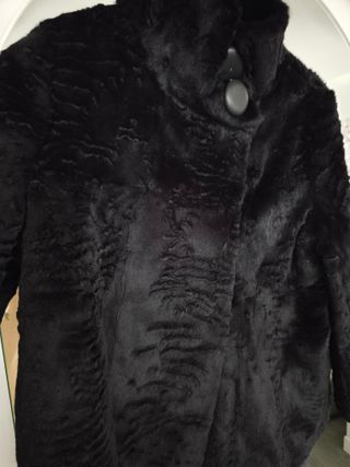 Chaqueta de piel negra