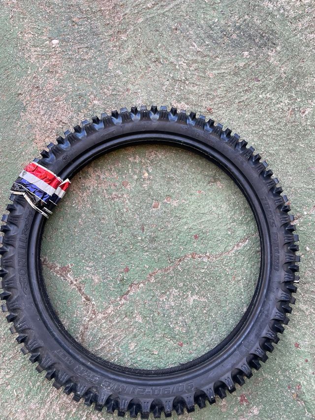 Cubierta Borilli Enduro 90/90-21