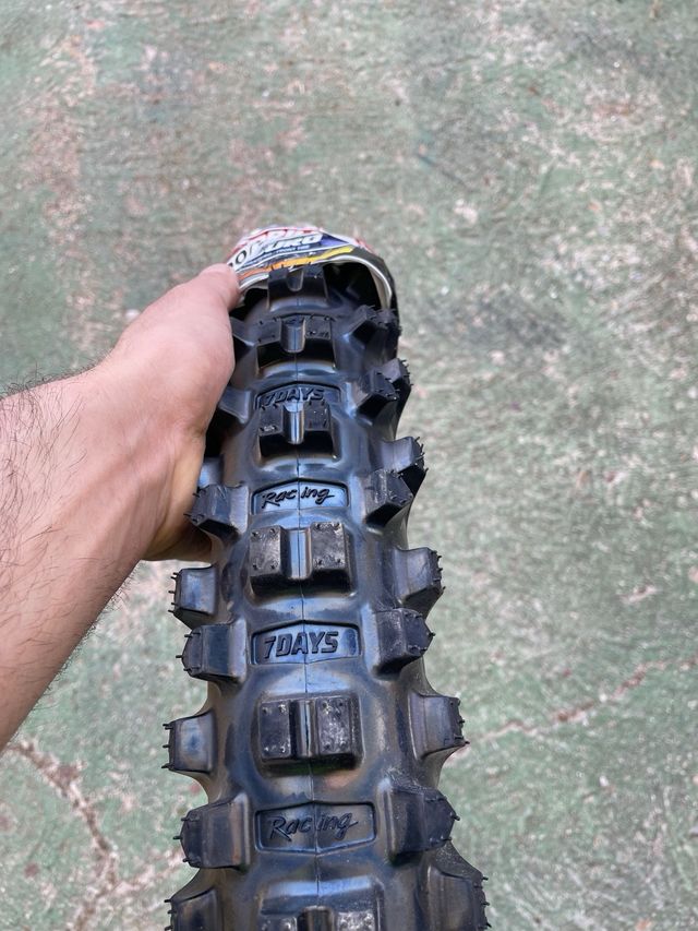 Cubierta Borilli Enduro 90/90-21