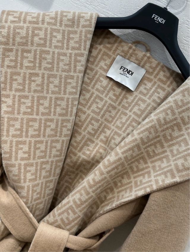 Abrigo Fendi Cachemire Clásico Beige