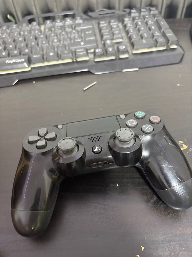 Mando Dualshock 4 Negro  PRECIO NEGOCIABLE!!!