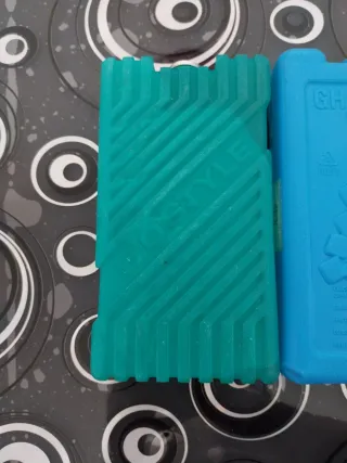 Mattonelle di ghiaccio blu e verde