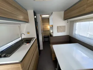 Caravana Adrià Altea 552pk