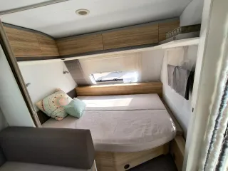 Caravana Adrià Altea 552pk