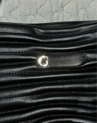 Bolso negro inspiración G. Nuevo a estrenar.