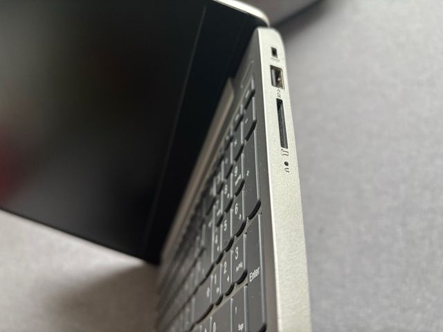 Portátil Lenovo Ideapad 330s-15ARR