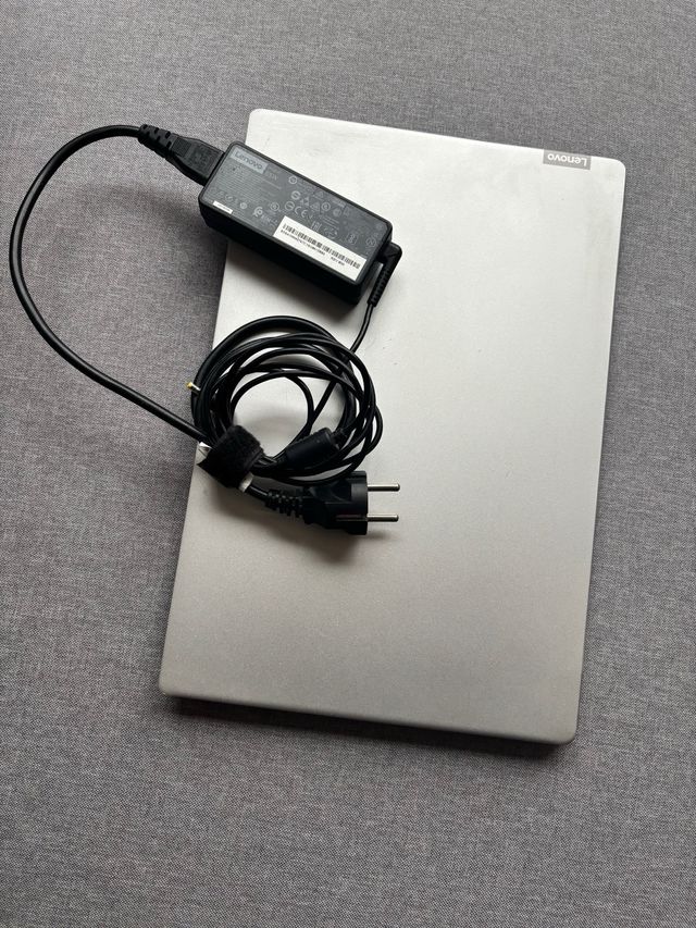 Portátil Lenovo Ideapad 330s-15ARR