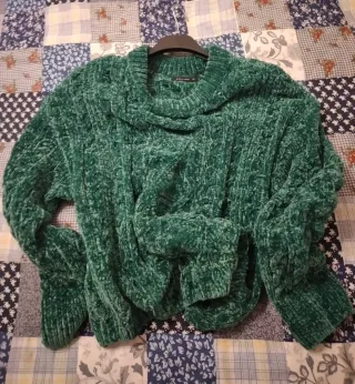 Maglioncino collo alto verde