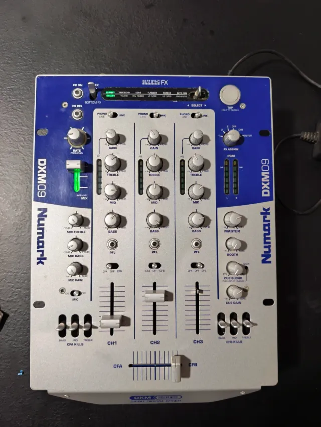 Numark DXM09 Mesa Mezclas Digital 3 Canales