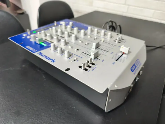 Numark DXM09 Mesa Mezclas Digital 3 Canales