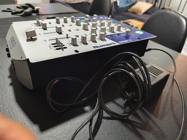 Numark DXM09 Mesa Mezclas Digital 3 Canales