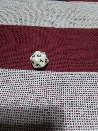 Dado Magic the Gathering M15 precio 0'50 €