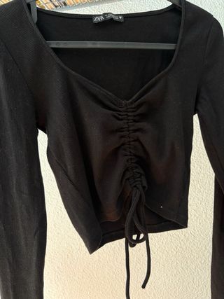 Camiseta ZARA manga larga fruncida XS