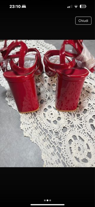 Scarpe Karen rosse lucide nuove