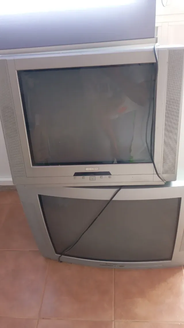 Televisores Retro 21-28" y 25"precio lote.
