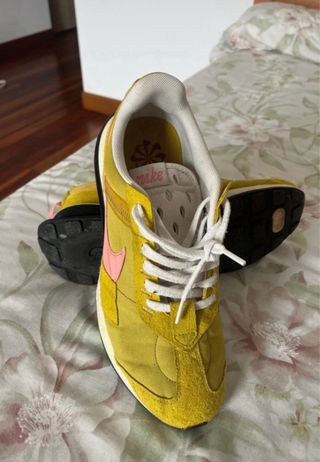 Zapatillas Nike mujer rosa y amarillo