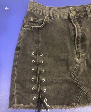 Minifalda vaquera negra con cordones