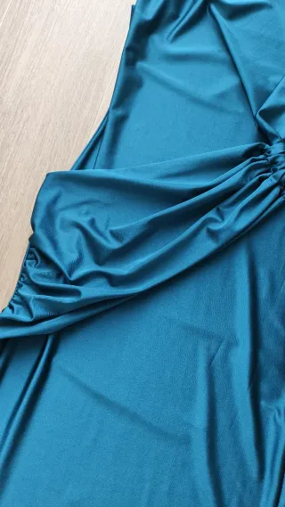 Vestido fiesta azul petróleo drapeado