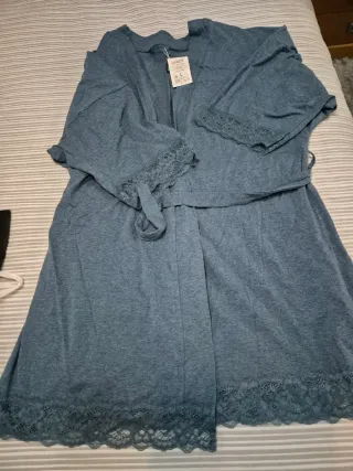 Bata azul con encaje talla L