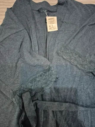 Bata azul con encaje talla L