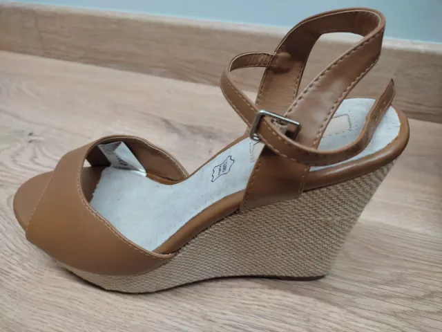 Sandalias Marrones Cuña