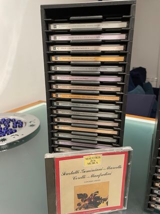 80 cds y regalo cassettes PRECIO NEGOCIABLE