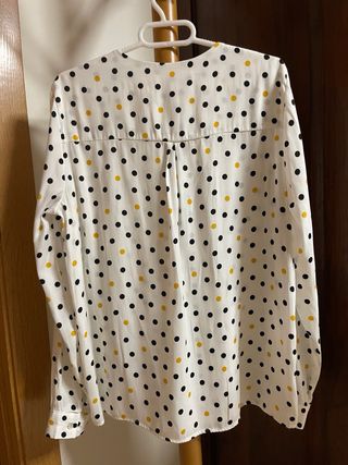 Blusa lunares negros y camel