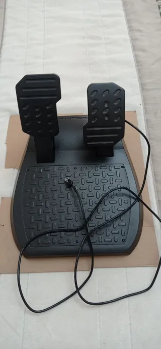 Volante Thrustmaster T80 Ferrari 488 GTB