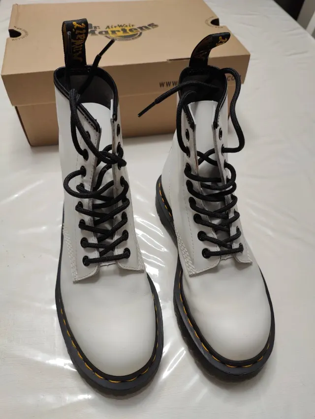 Scarponcini Dr. Martens bianchi