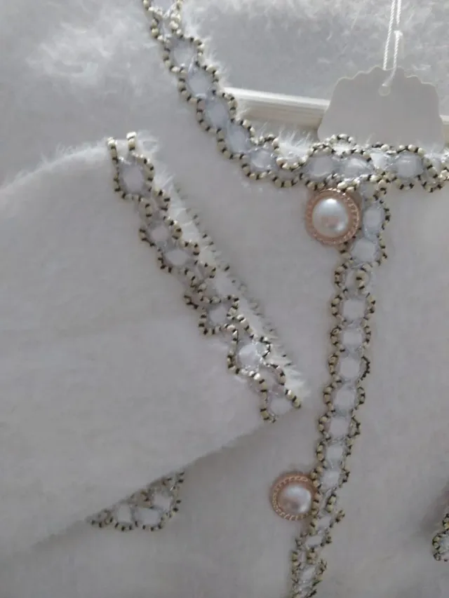 Chaqueta Blanca Perlas y Cadena