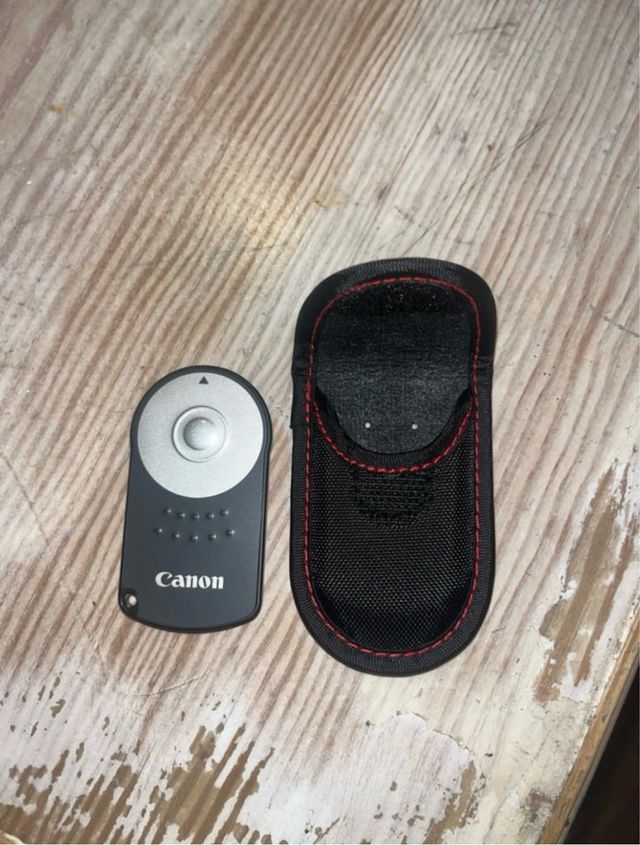 Canon EOS 650D + EF-S 18-55mm IS