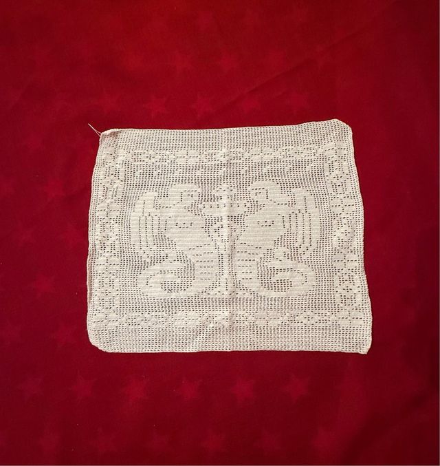 3 tapetes ganchillo flor y figuras