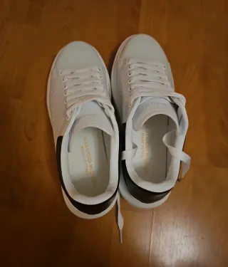  Zapatillas Blancas y Negras imitación 