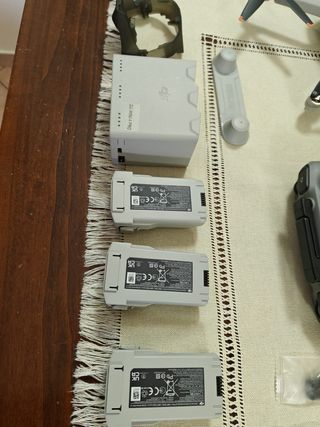 DJI Mini 4 Pro Fly More Combo + Cellular Dongle 2