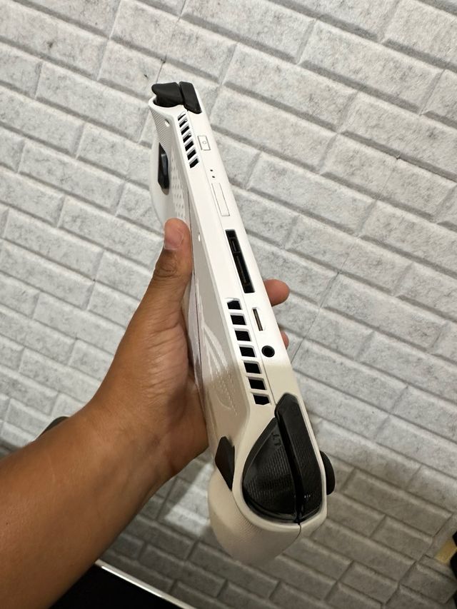 Asus ROG Ally Z1 Extreme