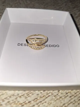 Anillo oro con circonitas