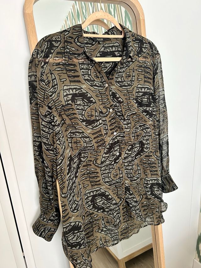 Camisa Massimo Dutti Estampada Verde y Negra de segunda mano por