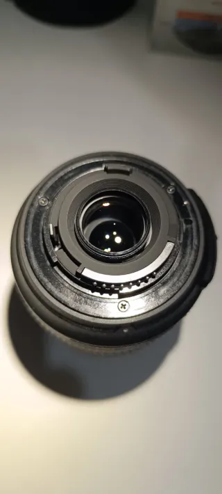 Obiettivo Nikon 18-105mm f/3.5-5.6G ED VR + filtro