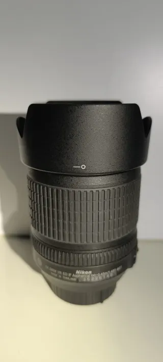 Obiettivo Nikon 18-105mm f/3.5-5.6G ED VR + filtro