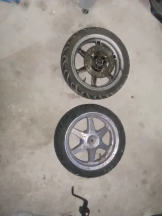 Rueda de moto RR