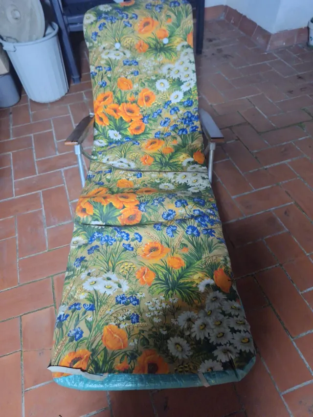 Tumbona terraza floral