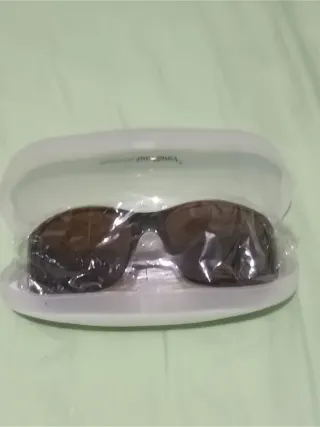 Gafas de sol marrones